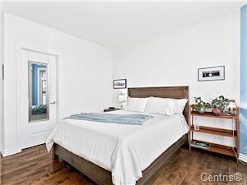 









15


Rue du Colonial

, 3,
Gatineau (Aylmer),




QC
J9H0B1

