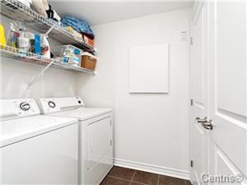 









15


Rue du Colonial

, 3,
Gatineau (Aylmer),




QC
J9H0B1

