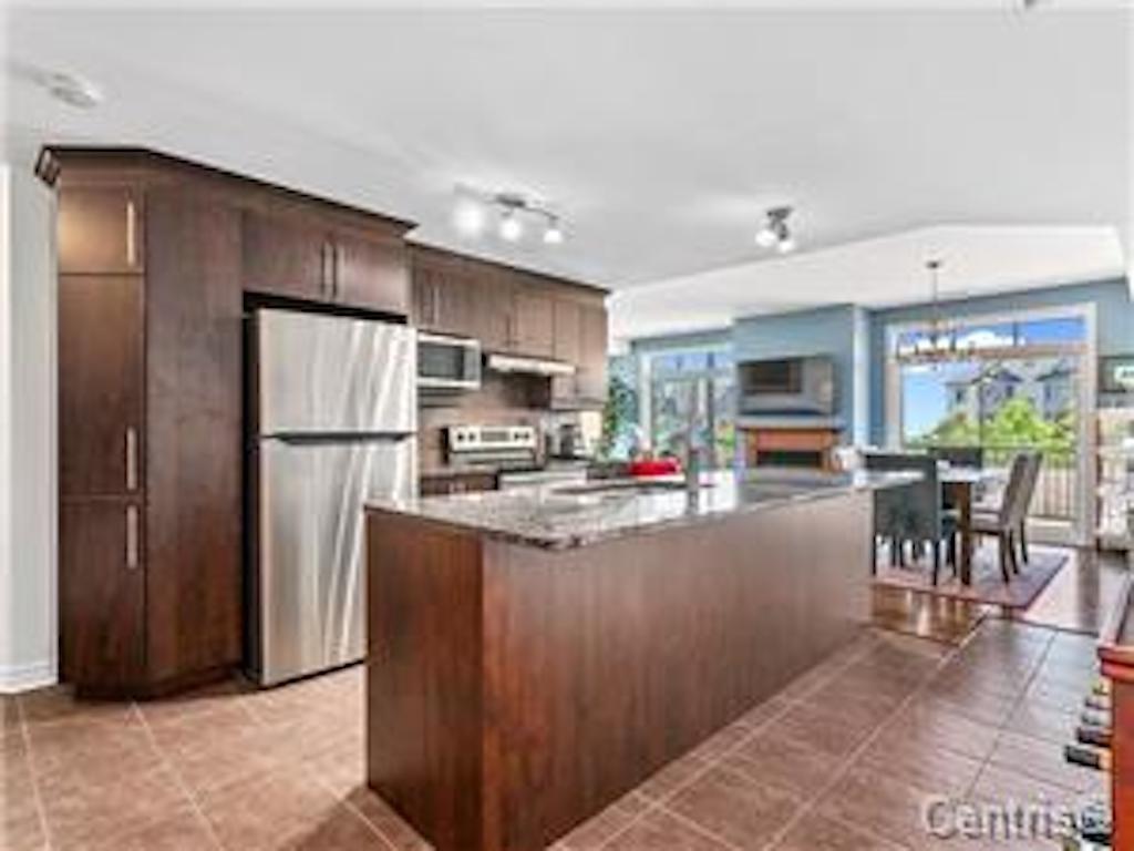 









15


Rue du Colonial

, 3,
Gatineau (Aylmer),




QC
J9H0B1


