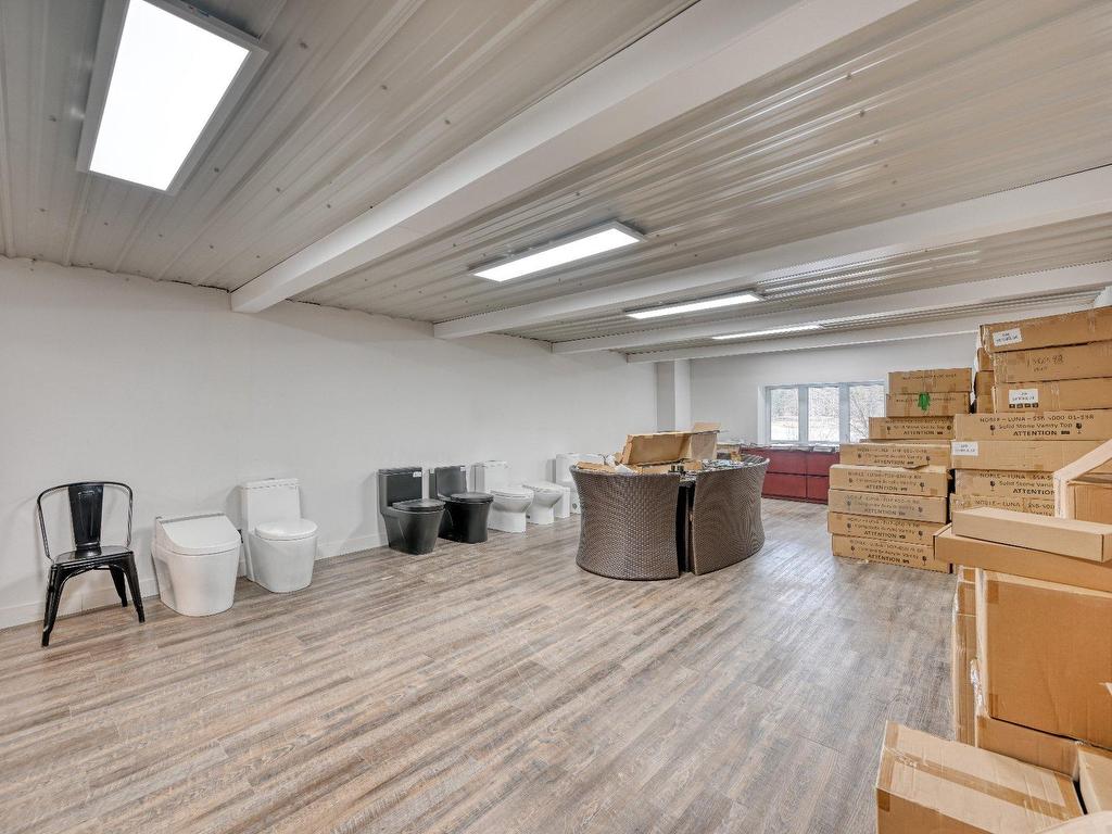 









646


Ch. du Village

,
Morin-Heights,




QC
J0R1H0

