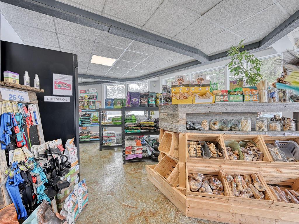 









646


Ch. du Village

,
Morin-Heights,




QC
J0R1H0

