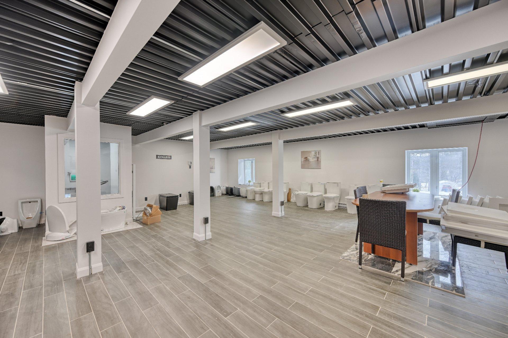 









646


Ch. du Village

,
Morin-Heights,




QC
J0R1H0

