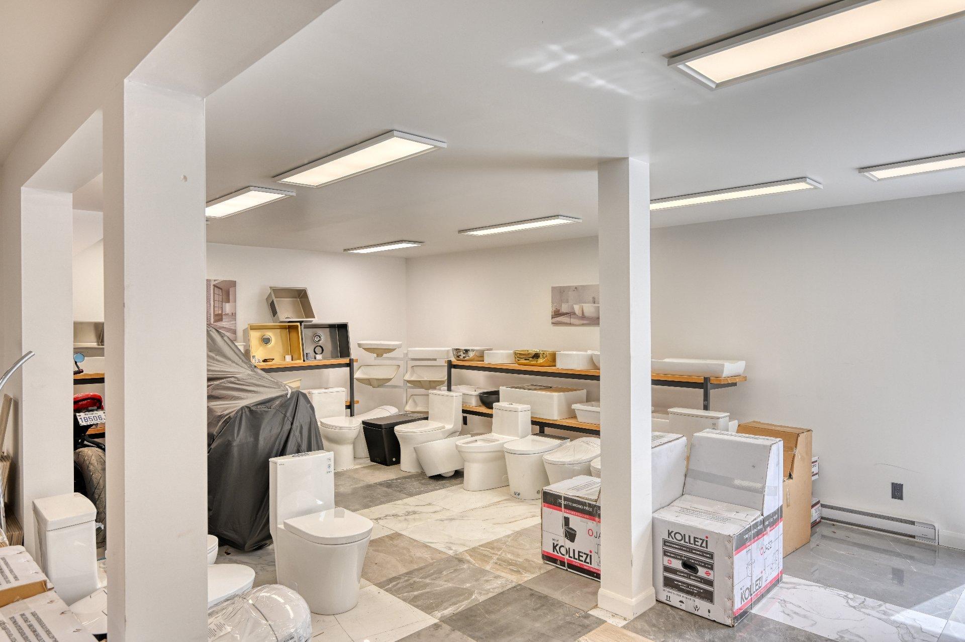 









646


Ch. du Village

,
Morin-Heights,




QC
J0R1H0

