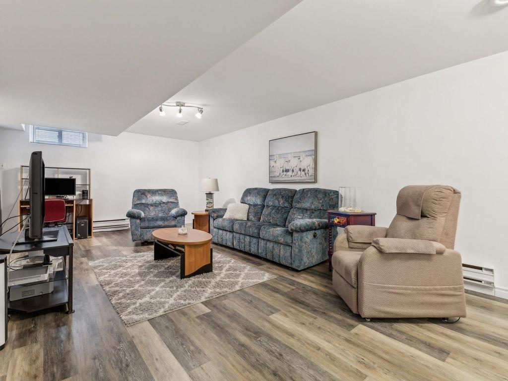 









13


Rue de Rochefort

,
Gatineau (Gatineau),




QC
J8T4K6

