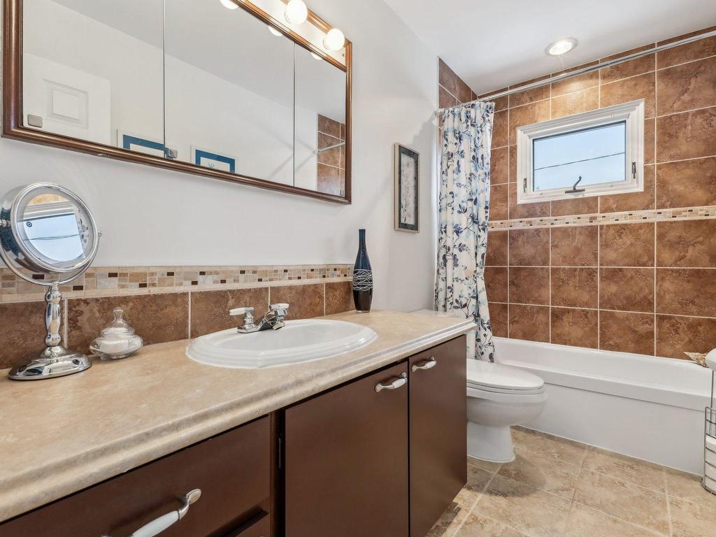









13


Rue de Rochefort

,
Gatineau (Gatineau),




QC
J8T4K6

