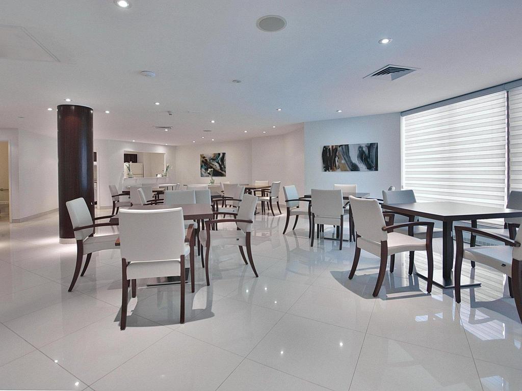 









6150


Av. du Boisé

, B4,
Montréal (Côte-des-Neiges/Notre-Dame-de-Grâce),




QC
H3S2V2

