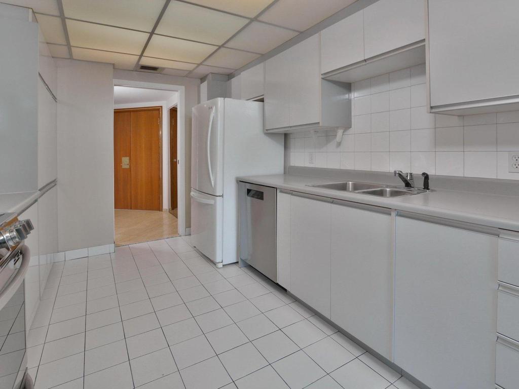 









6150


Av. du Boisé

, B4,
Montréal (Côte-des-Neiges/Notre-Dame-de-Grâce),




QC
H3S2V2

