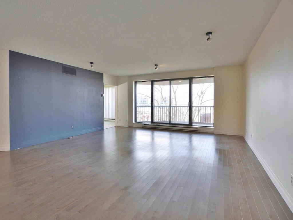 









6150


Av. du Boisé

, B4,
Montréal (Côte-des-Neiges/Notre-Dame-de-Grâce),




QC
H3S2V2

