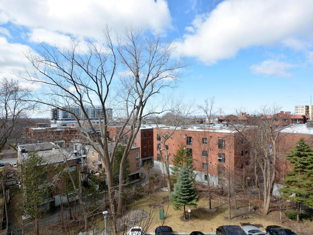 









6150


Av. du Boisé

, B4,
Montréal (Côte-des-Neiges/Notre-Dame-de-Grâce),




QC
H3S2V2

