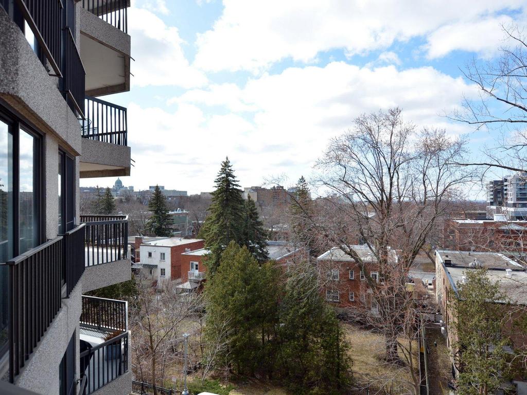 









6150


Av. du Boisé

, B4,
Montréal (Côte-des-Neiges/Notre-Dame-de-Grâce),




QC
H3S2V2

