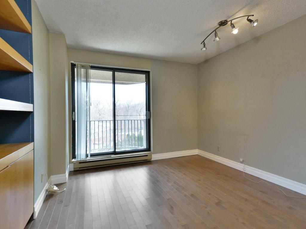 









6150


Av. du Boisé

, B4,
Montréal (Côte-des-Neiges/Notre-Dame-de-Grâce),




QC
H3S2V2

