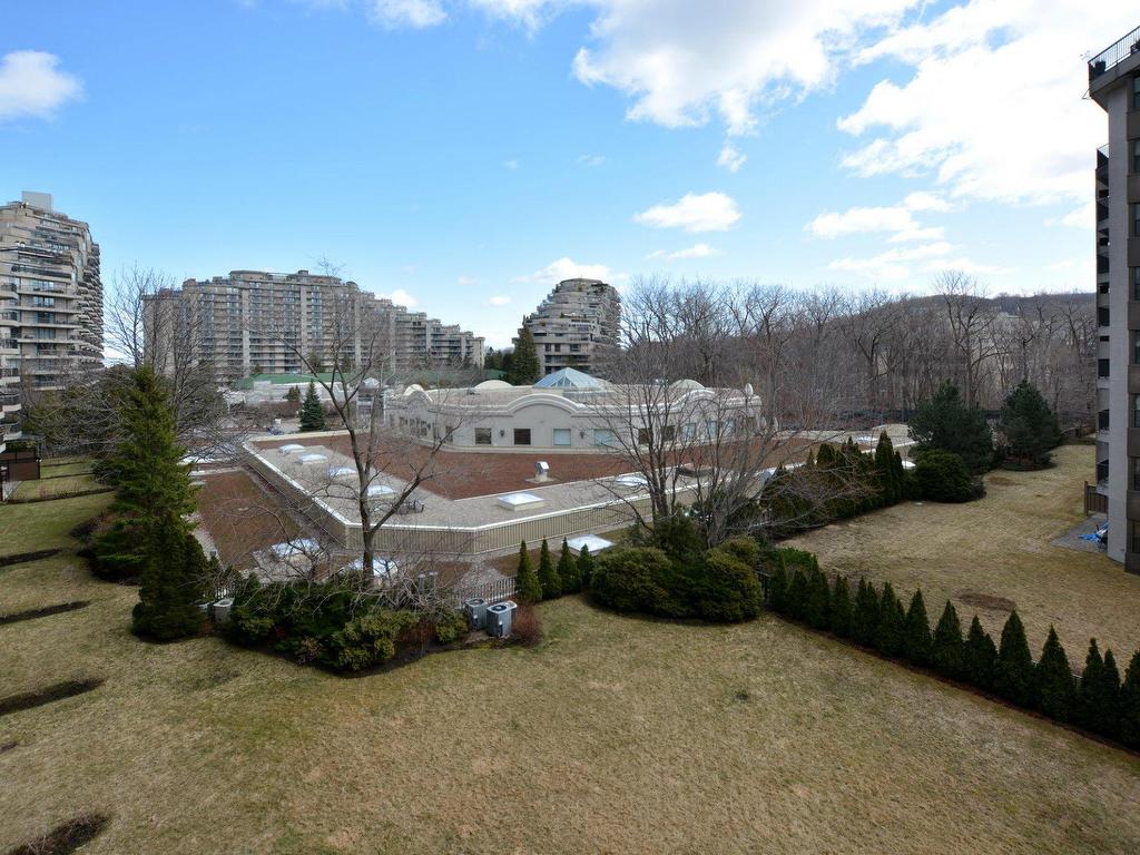 









6150


Av. du Boisé

, B4,
Montréal (Côte-des-Neiges/Notre-Dame-de-Grâce),




QC
H3S2V2

