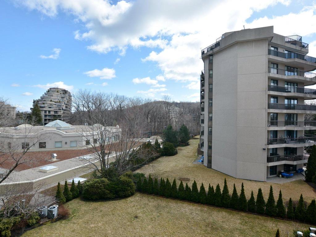 









6150


Av. du Boisé

, B4,
Montréal (Côte-des-Neiges/Notre-Dame-de-Grâce),




QC
H3S2V2

