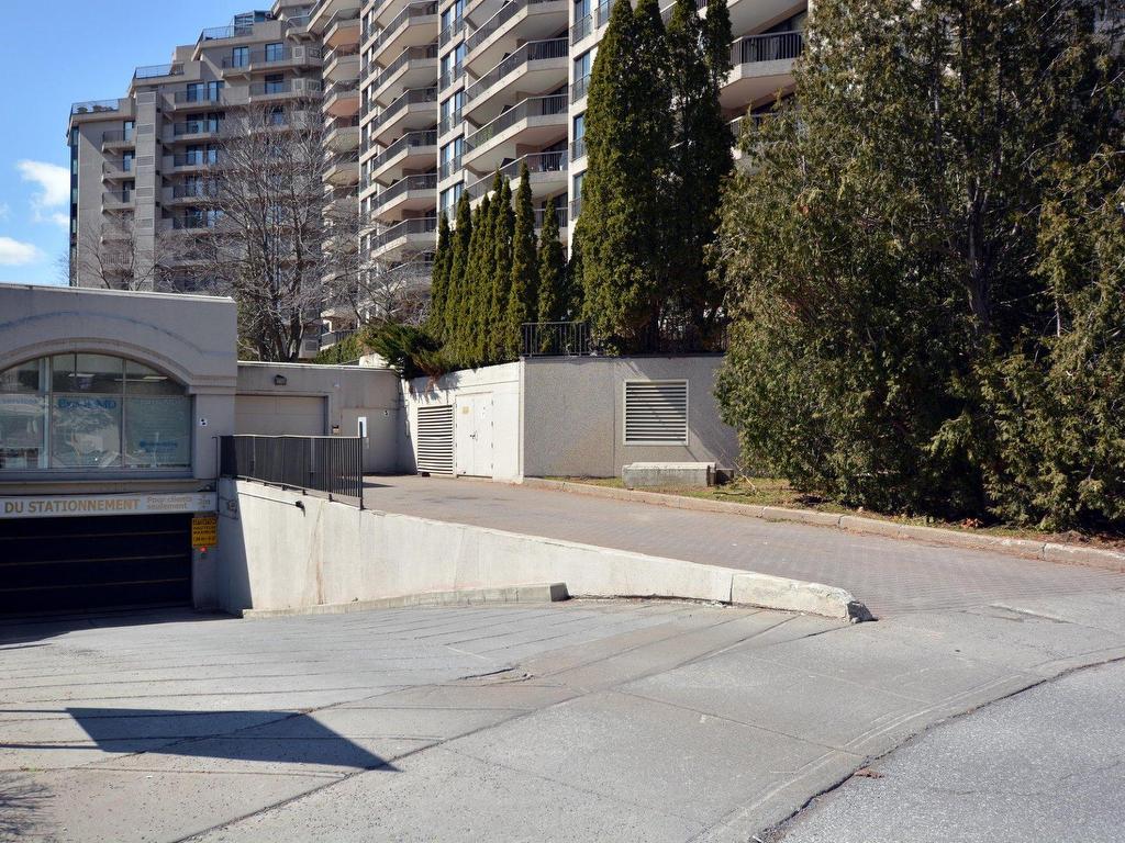 









6150


Av. du Boisé

, B4,
Montréal (Côte-des-Neiges/Notre-Dame-de-Grâce),




QC
H3S2V2

