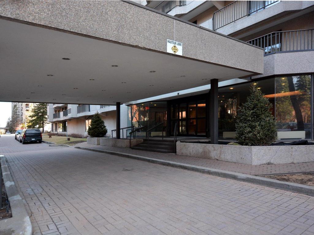 









6150


Av. du Boisé

, B4,
Montréal (Côte-des-Neiges/Notre-Dame-de-Grâce),




QC
H3S2V2

