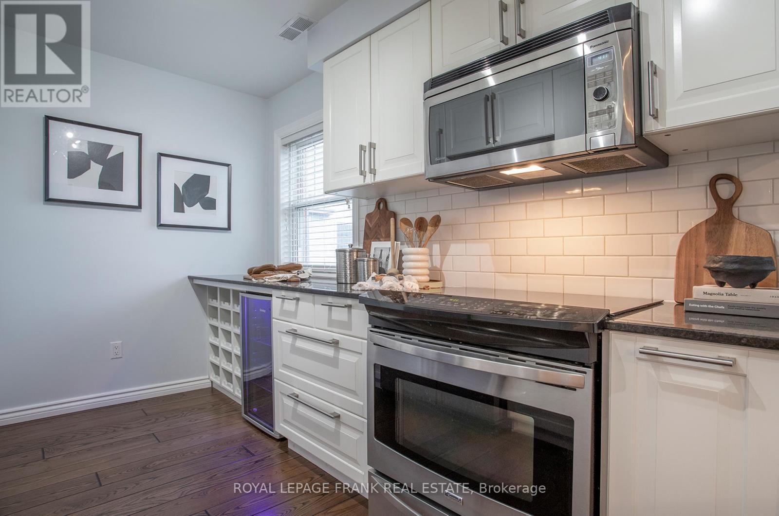 












D8 - 1663 NASH ROAD

,
Clarington (Courtice),




Ontario
L1E1S8

