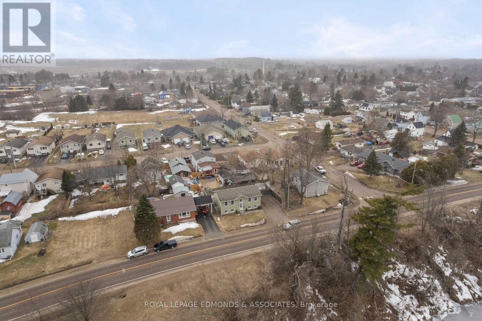 












278 EVERETT STREET

,
Pembroke,




Ontario
K8A3W4

