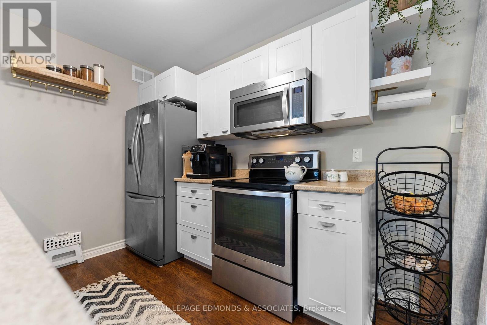 












278 EVERETT STREET

,
Pembroke,




Ontario
K8A3W4

