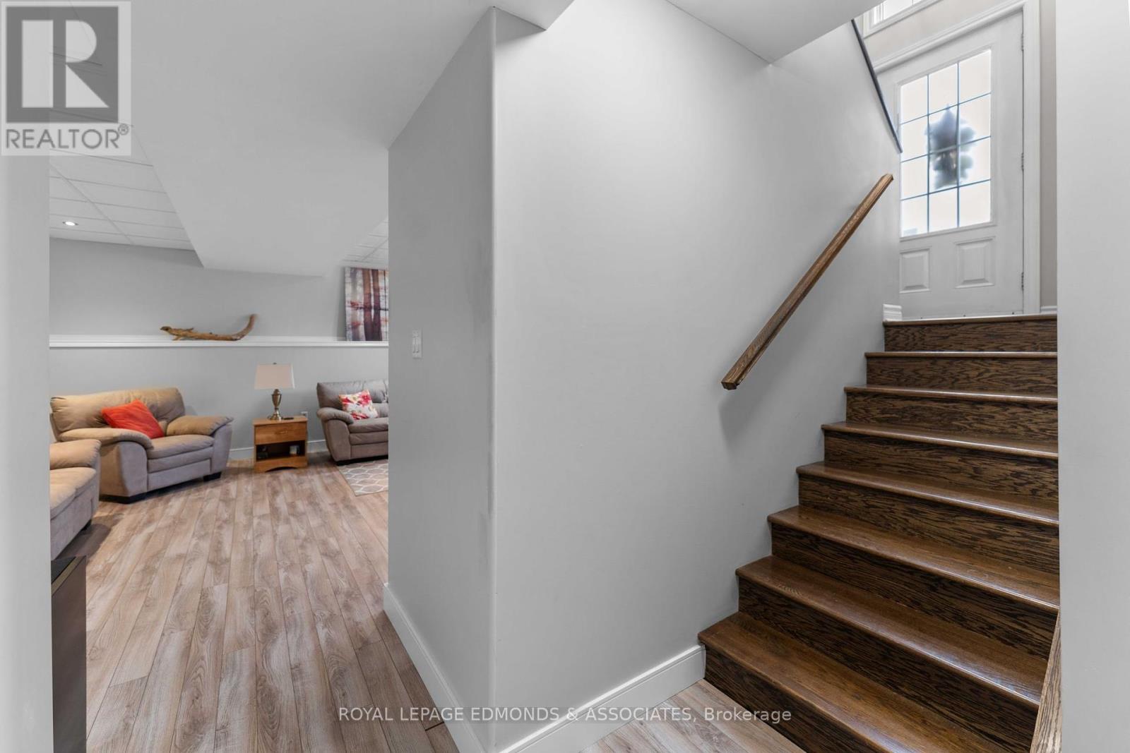 












278 EVERETT STREET

,
Pembroke,




Ontario
K8A3W4

