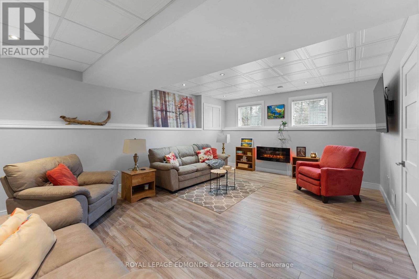 












278 EVERETT STREET

,
Pembroke,




Ontario
K8A3W4

