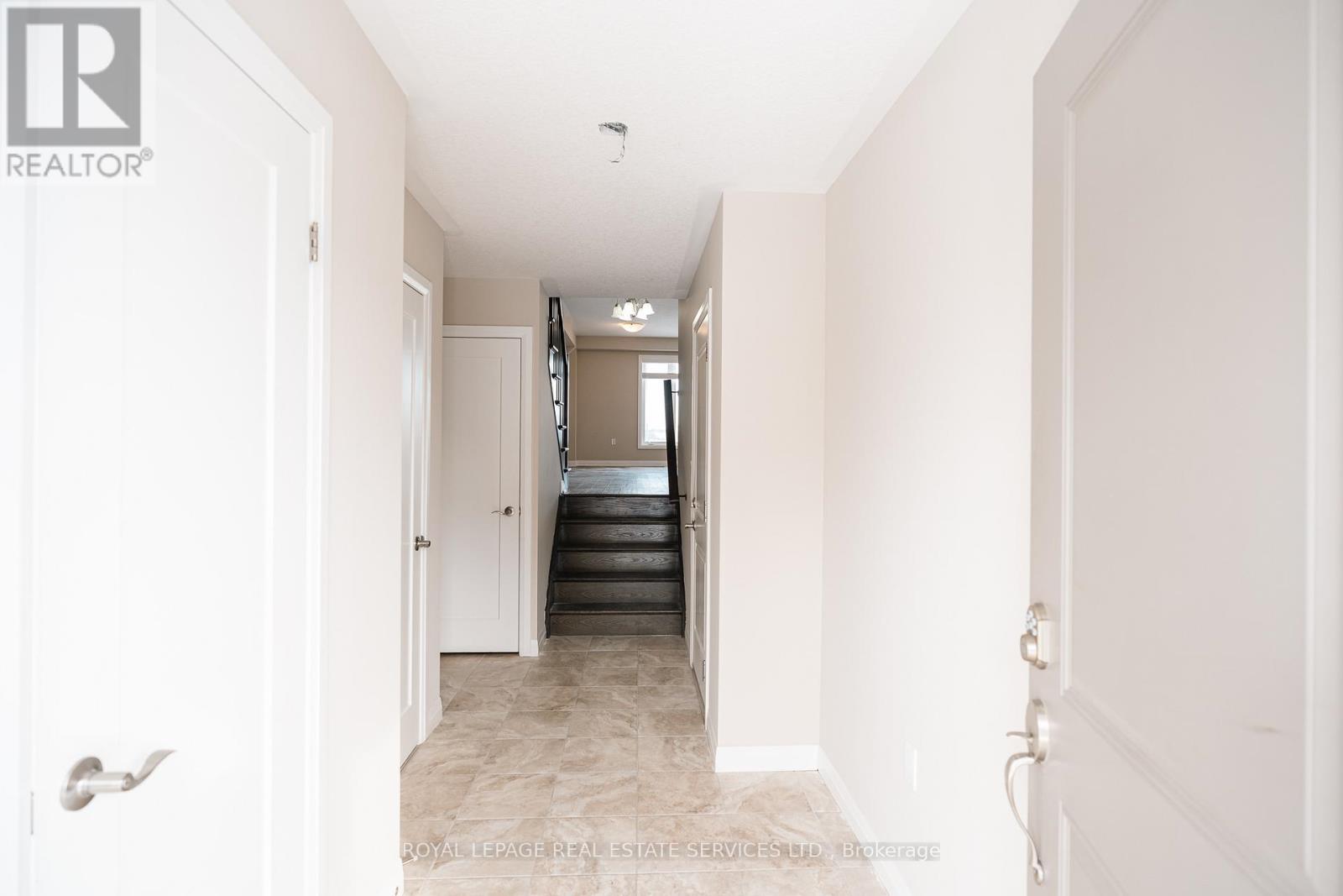 












116 LAGUNA VILLAGE CRESCENT

,
Hamilton,




Ontario
L0R1P0

