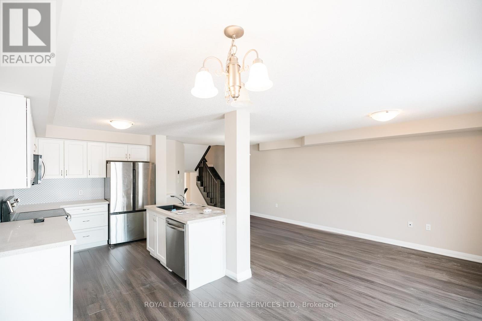 












116 LAGUNA VILLAGE CRESCENT

,
Hamilton,




Ontario
L0R1P0

