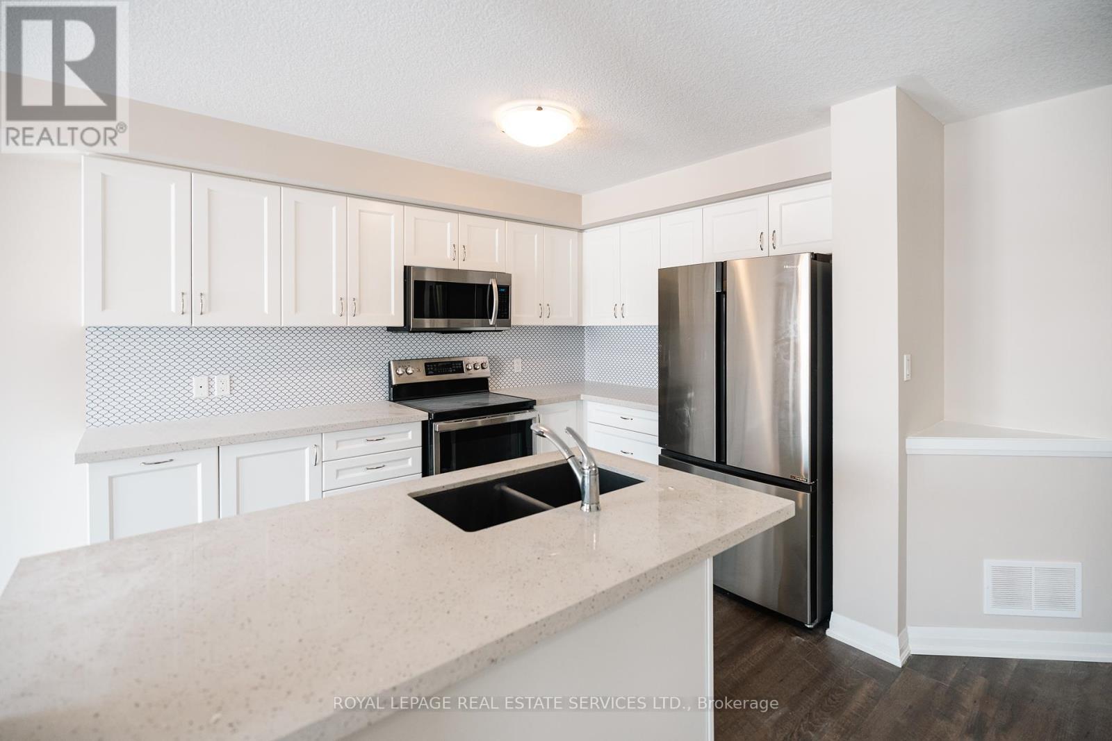 












116 LAGUNA VILLAGE CRESCENT

,
Hamilton,




Ontario
L0R1P0

