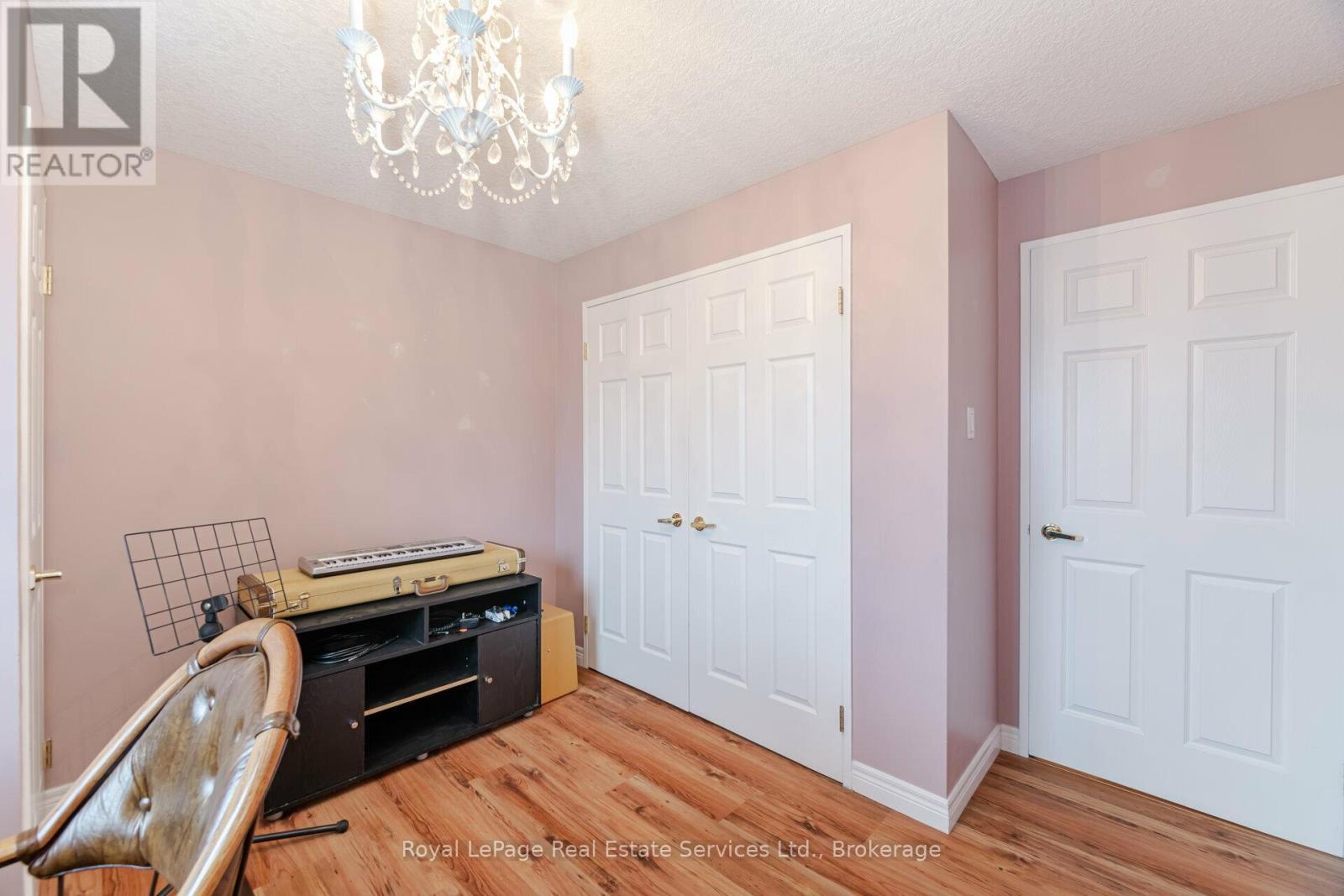 












406 - 12 ST ANDREW STREET

,
Norfolk (Port Dover),




Ontario
N0A1N1

