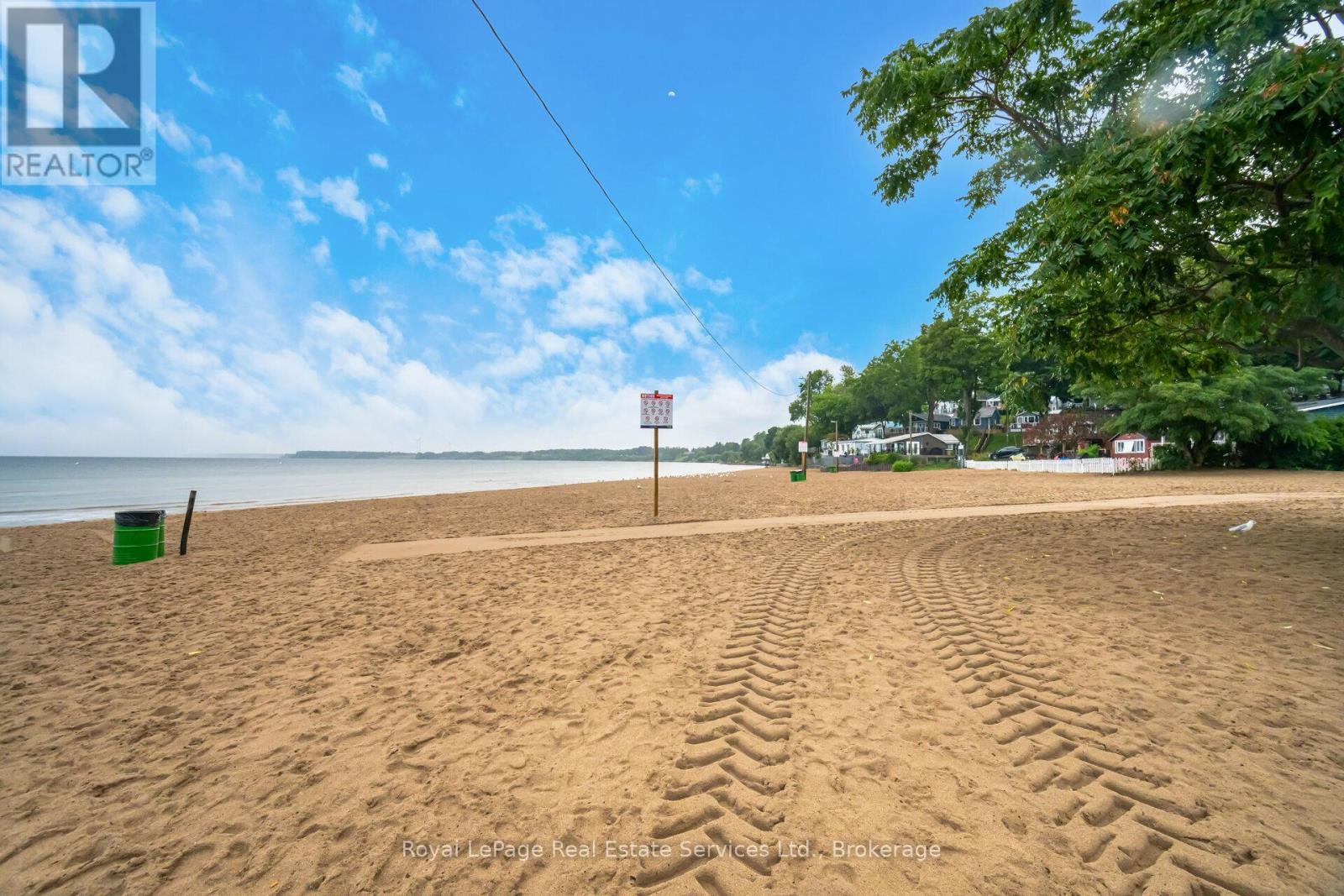 












406 - 12 ST ANDREW STREET

,
Norfolk (Port Dover),




Ontario
N0A1N1

