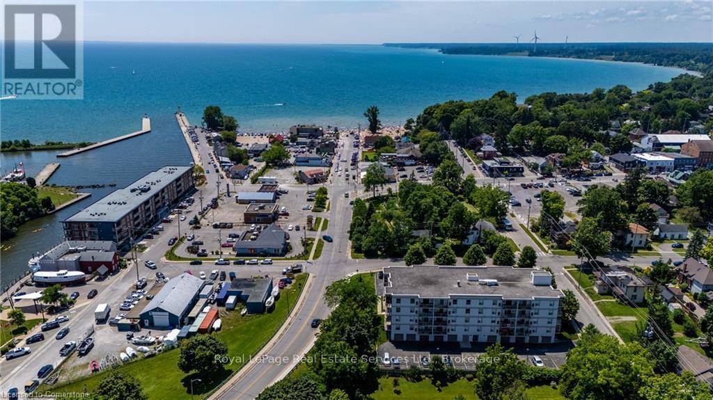 












406 - 12 ST ANDREW STREET

,
Norfolk (Port Dover),




Ontario
N0A1N1

