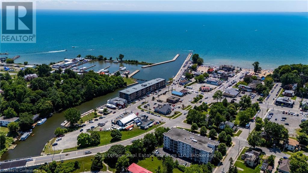 












406 - 12 ST ANDREW STREET

,
Norfolk (Port Dover),




Ontario
N0A1N1

