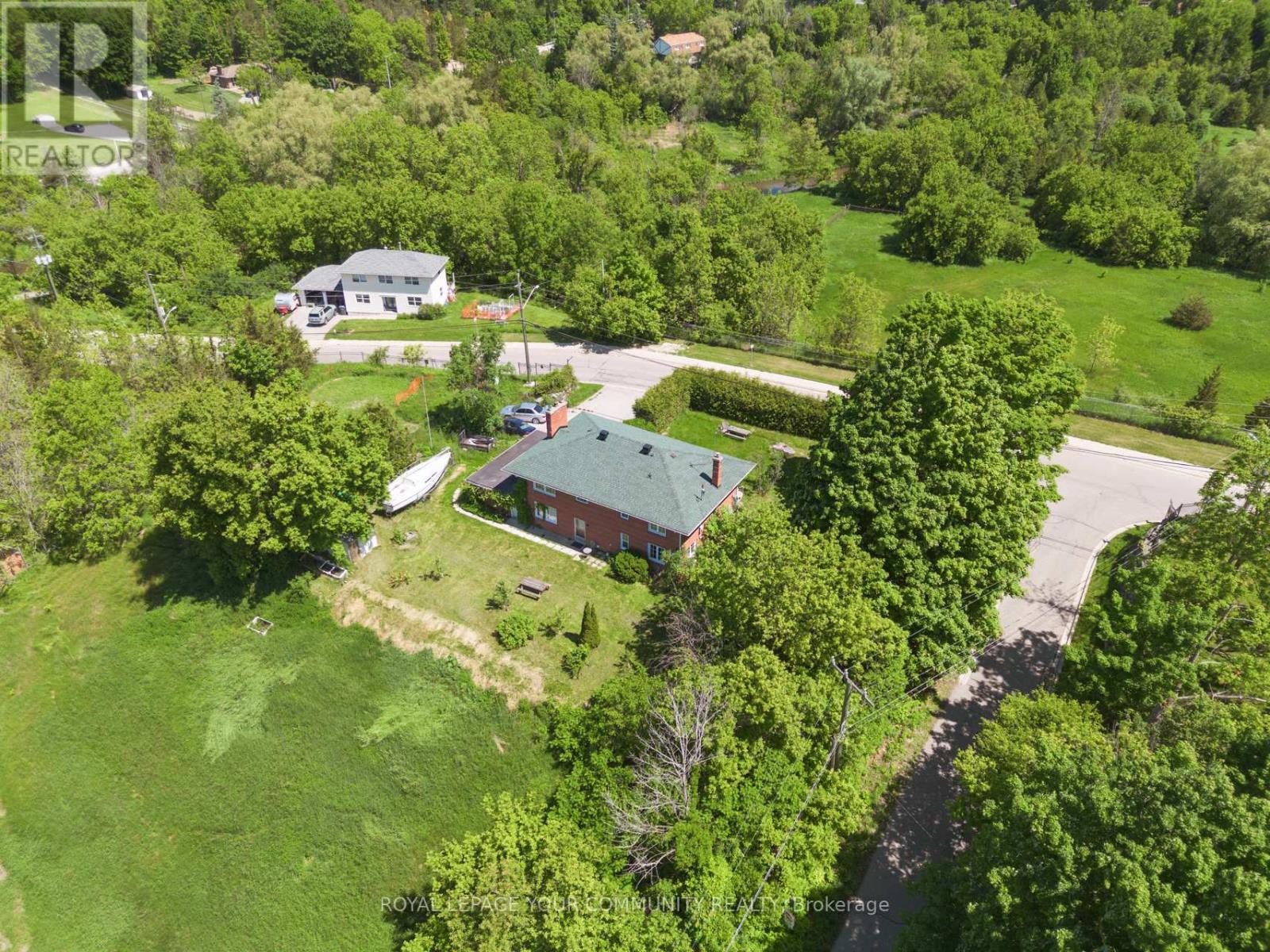 












58 OLD KING ROAD

,
Caledon,




Ontario
L7E3J5

