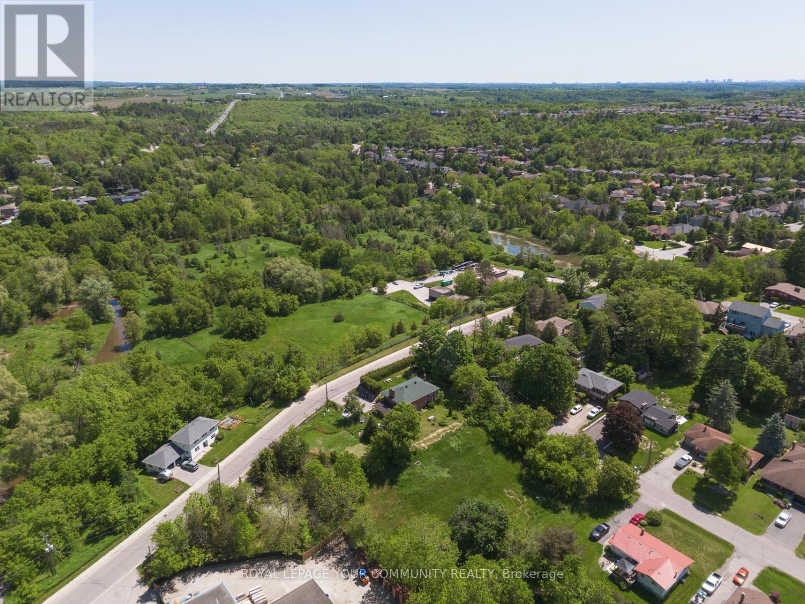 












58 OLD KING ROAD

,
Caledon,




Ontario
L7E3J5

