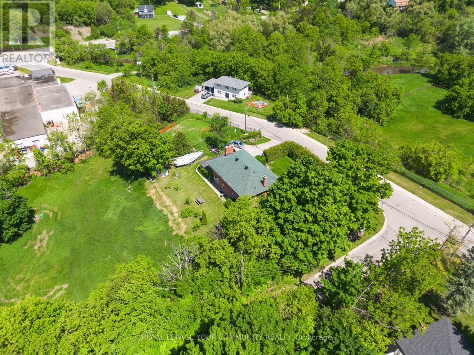 












58 OLD KING ROAD

,
Caledon,




Ontario
L7E3J5

