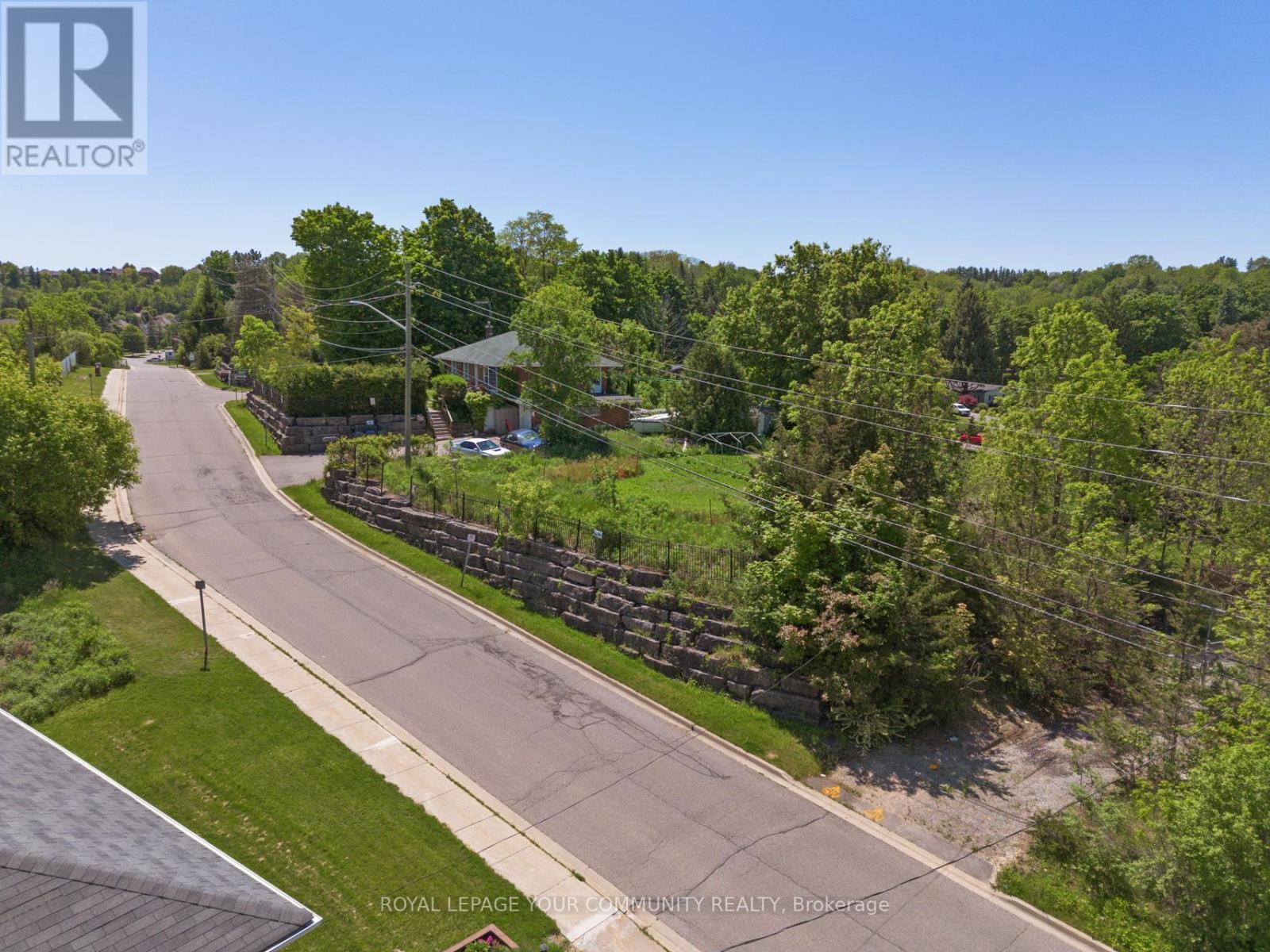 












58 OLD KING ROAD

,
Caledon,




Ontario
L7E3J5

