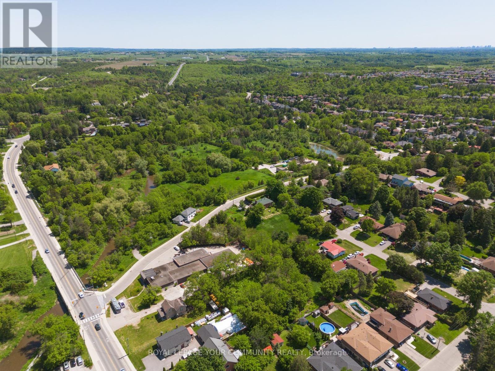












58 OLD KING ROAD

,
Caledon,




Ontario
L7E3J5

