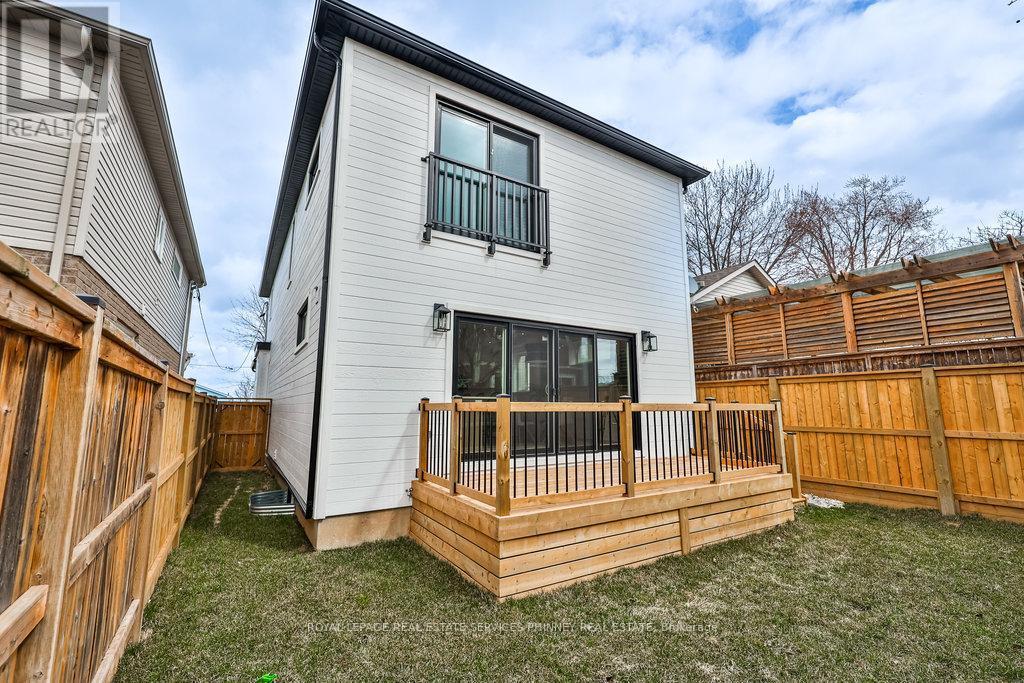 












28 LAKESIDE DRIVE

,
St. Catharines,




Ontario
L2M1P4

