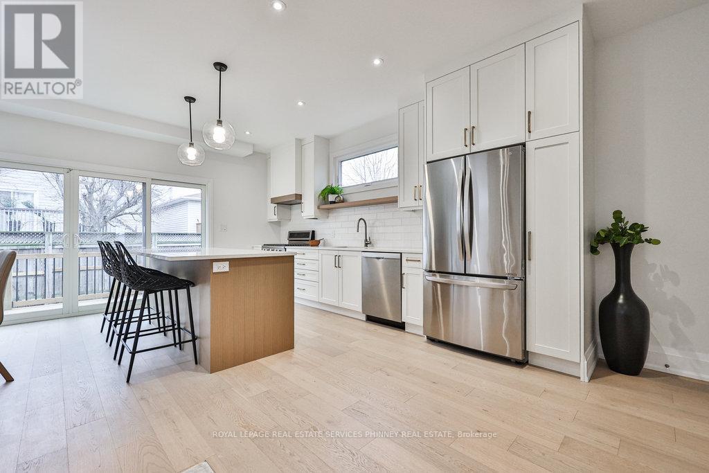 












28 LAKESIDE DRIVE

,
St. Catharines,




Ontario
L2M1P4

