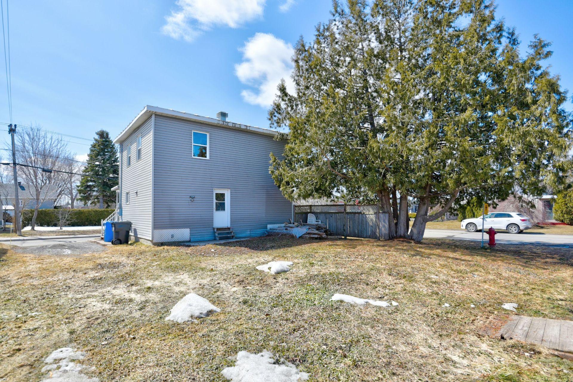 









500


Rue Crémazie

,
Berthierville,




QC
J0K1A0

