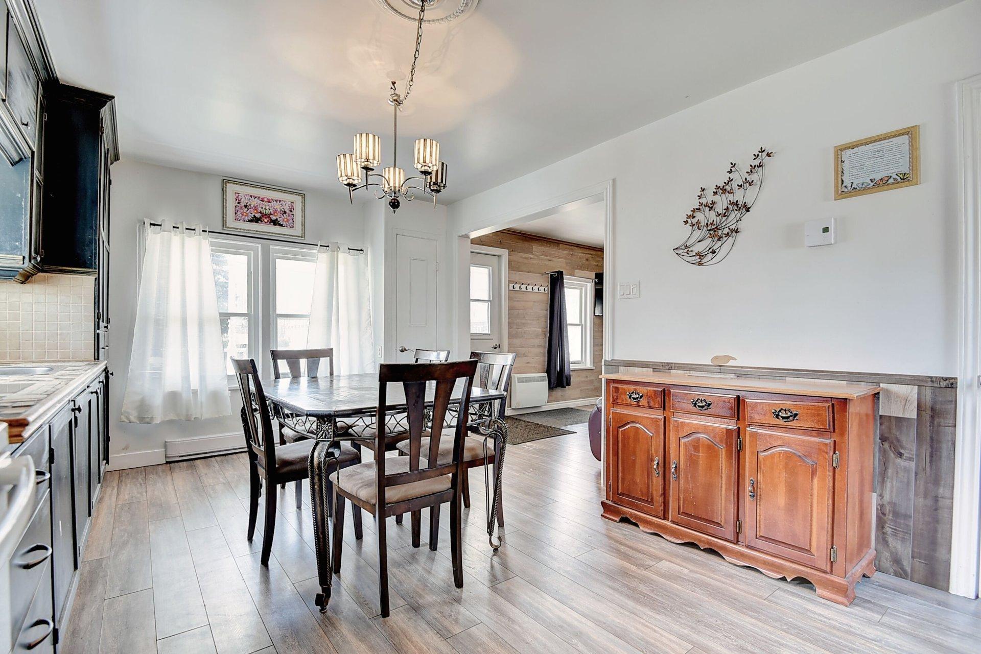 









500


Rue Crémazie

,
Berthierville,




QC
J0K1A0

