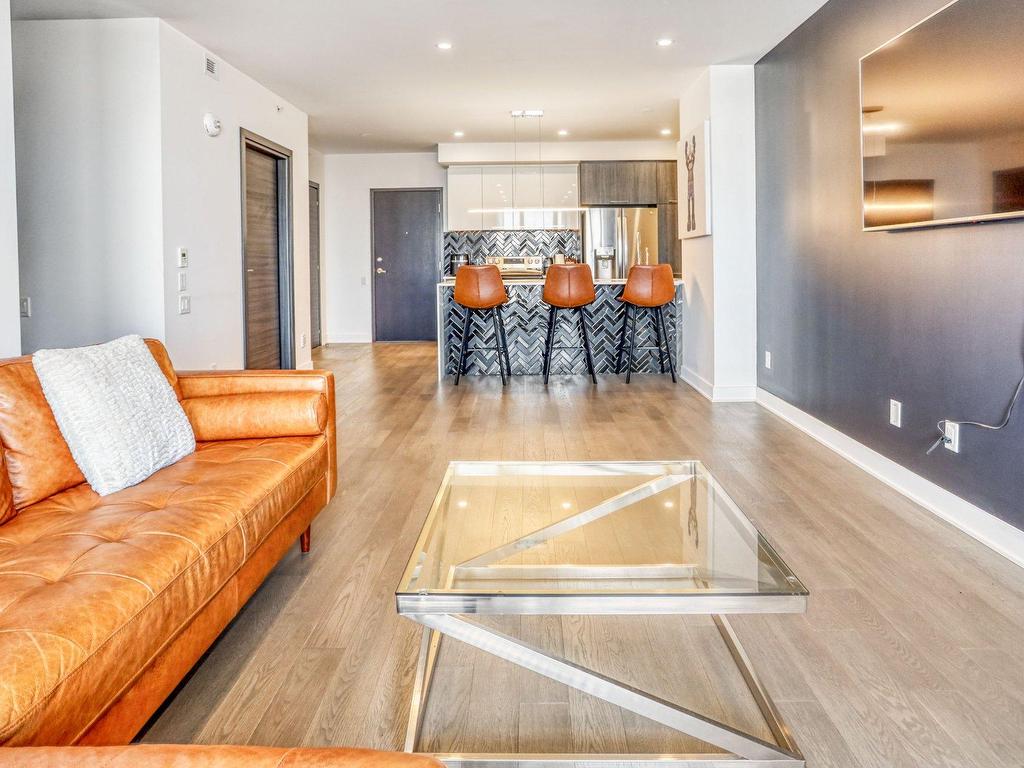 









3647


Av. Jean-Béraud

, 906,
Laval (Chomedey),




QC
H7T0N4

