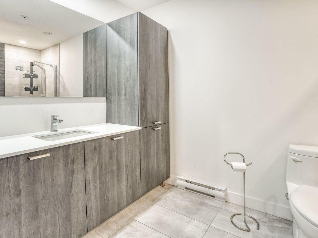 









3647


Av. Jean-Béraud

, 906,
Laval (Chomedey),




QC
H7T0N4

