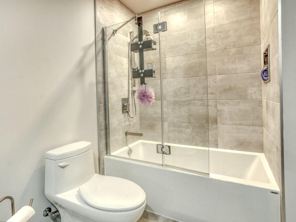 









3647


Av. Jean-Béraud

, 906,
Laval (Chomedey),




QC
H7T0N4

