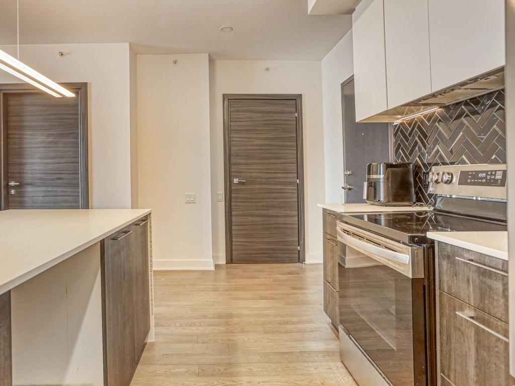 









3647


Av. Jean-Béraud

, 906,
Laval (Chomedey),




QC
H7T0N4

