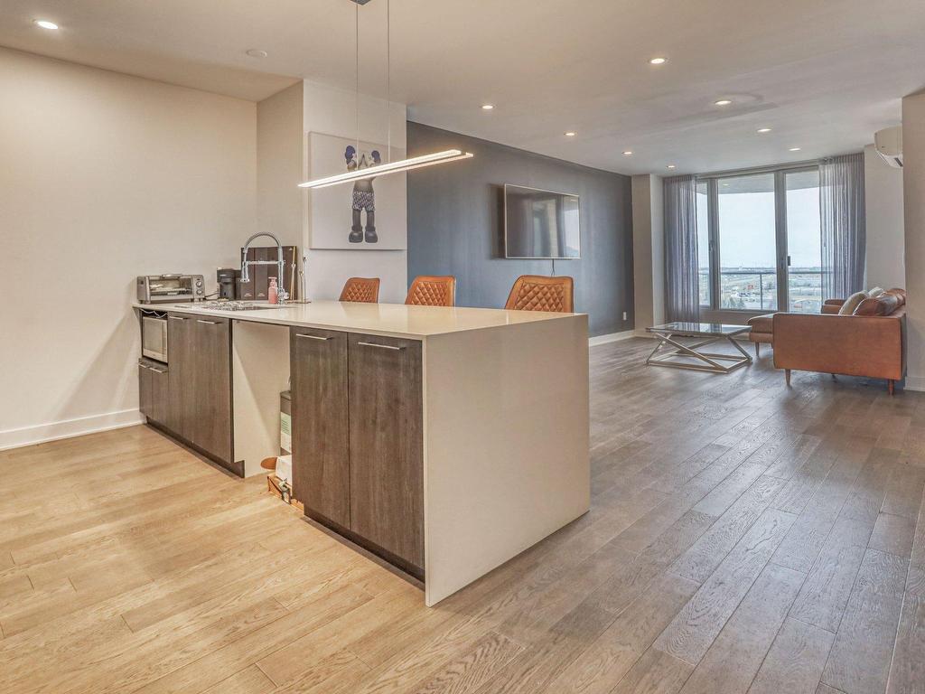









3647


Av. Jean-Béraud

, 906,
Laval (Chomedey),




QC
H7T0N4

