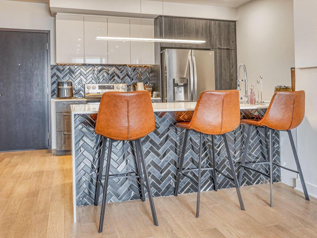 









3647


Av. Jean-Béraud

, 906,
Laval (Chomedey),




QC
H7T0N4

