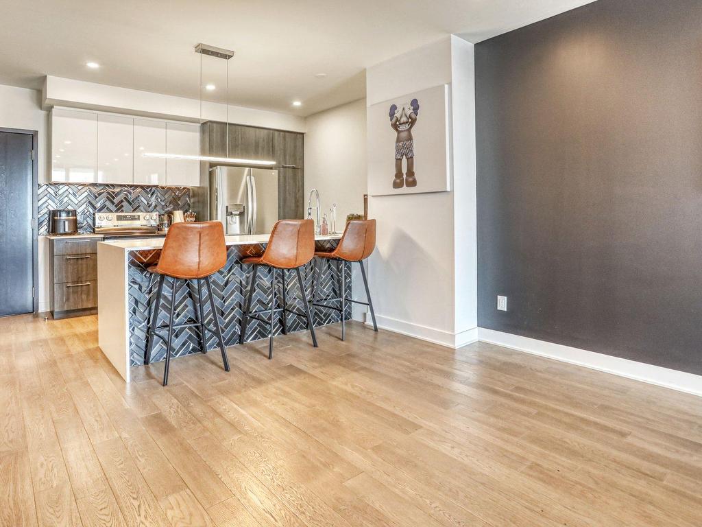 









3647


Av. Jean-Béraud

, 906,
Laval (Chomedey),




QC
H7T0N4

