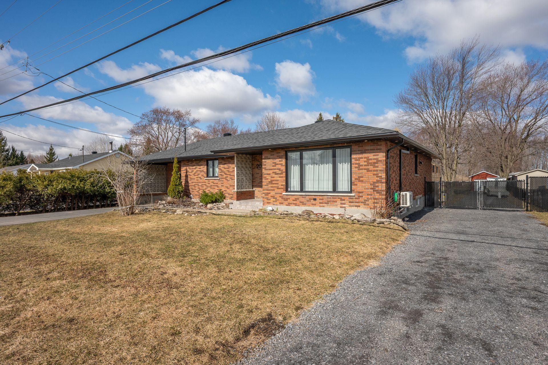 









20


Ch. St-André

,
Saint-Jean-sur-Richelieu,




QC
J2W1T7

