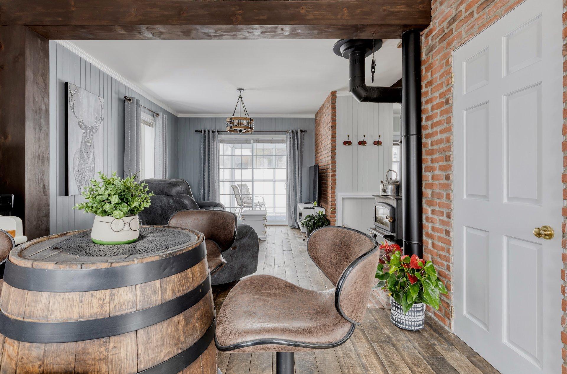 









6250


Rue Principale

,
Saint-Zénon,




QC
J0K3B0


