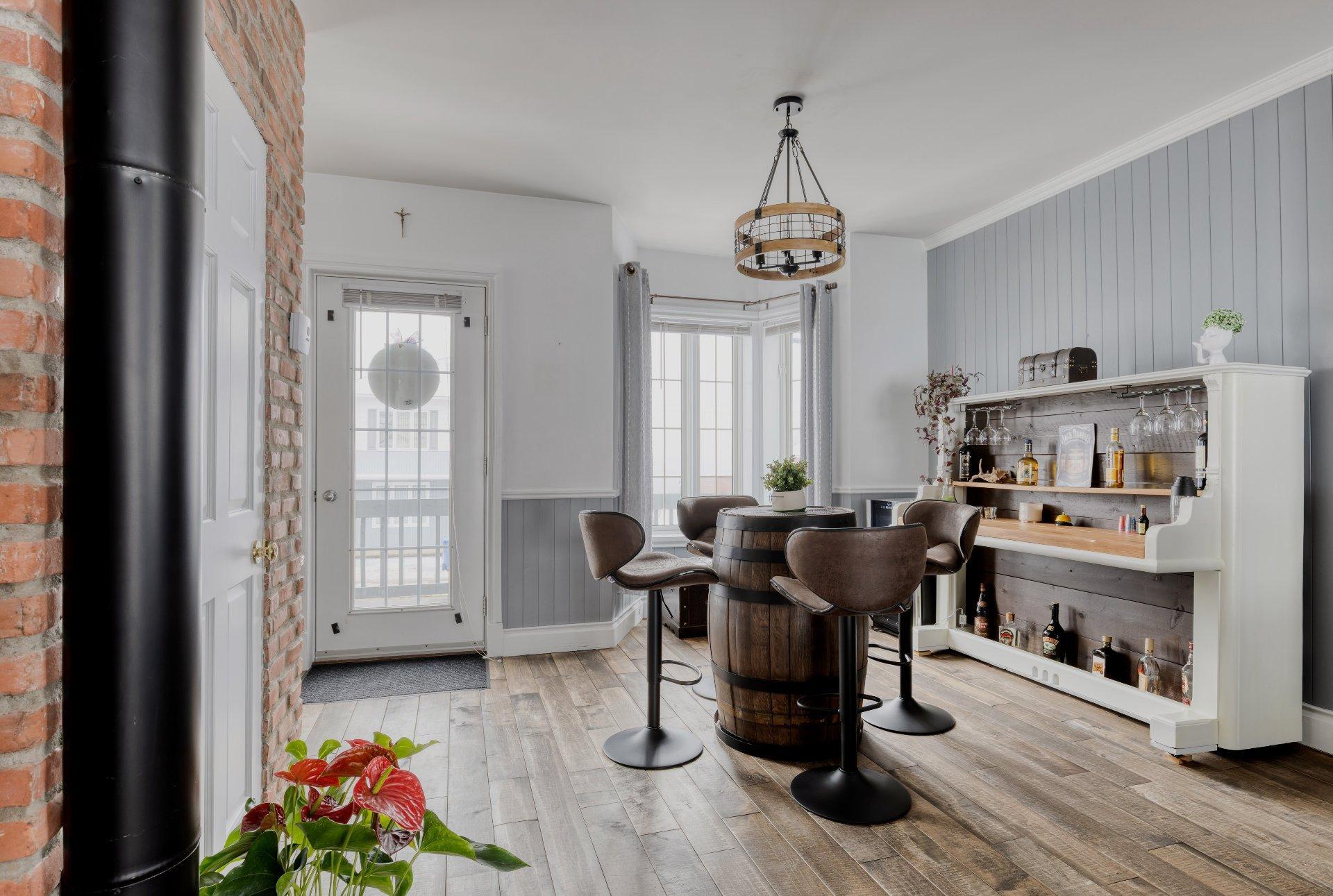 









6250


Rue Principale

,
Saint-Zénon,




QC
J0K3B0

